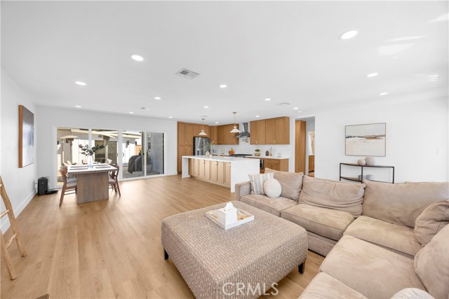 2430 Marber Avenue, Long Beach CA: https://media.crmls.org/medias/5723f1c1-8214-4de9-a4ef-fcc4adfd00b3.jpg