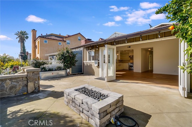 Detail Gallery Image 2 of 35 For 705 Iris, Corona Del Mar,  CA 92625 - 5 Beds | 4 Baths