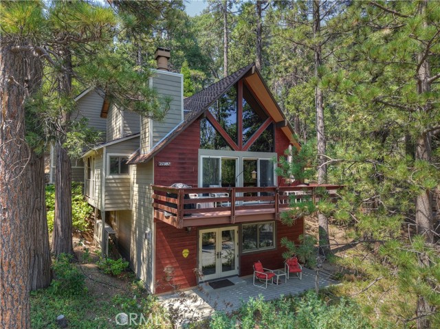 Detail Gallery Image 5 of 50 For 27380 Oakwood Dr, Lake Arrowhead,  CA 92352 - 3 Beds | 3 Baths