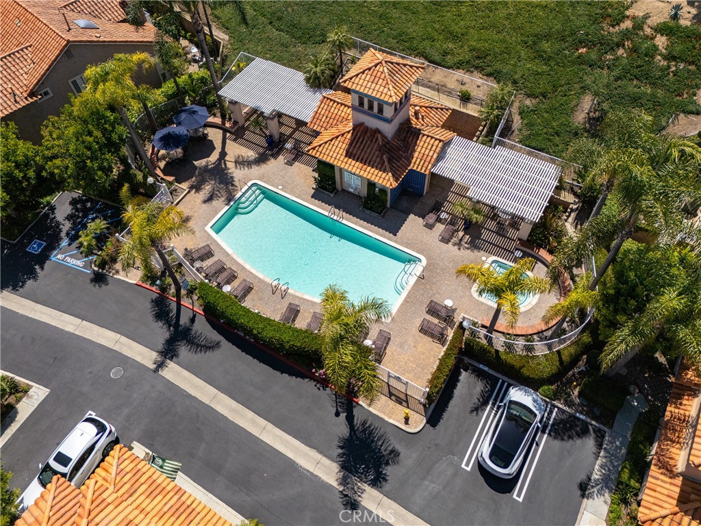 https://media.crmls.org/medias/5725dde9-a03f-4df8-a701-9acf8e9c70e1.jpg?preset=X-Large