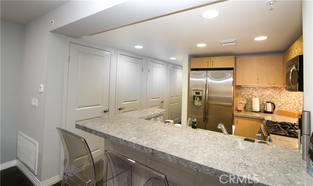 Detail Gallery Image 29 of 33 For 125 N Raymond Ave #412,  Pasadena,  CA 91103 - 2 Beds | 2 Baths