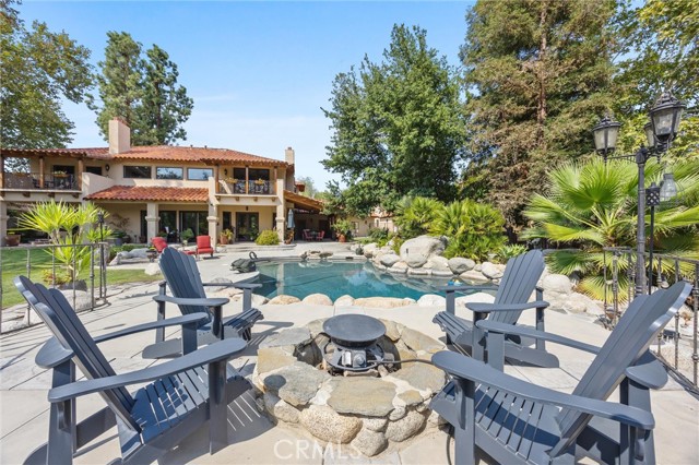 Detail Gallery Image 15 of 75 For 14025 Yokuts, Bakersfield,  CA 93306 - 4 Beds | 5 Baths