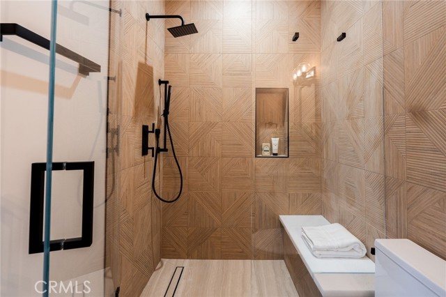 1721 Oak Avenue, Manhattan Beach CA: https://media.crmls.org/medias/572627cb-c0fd-445a-8550-c98593f37346.jpg