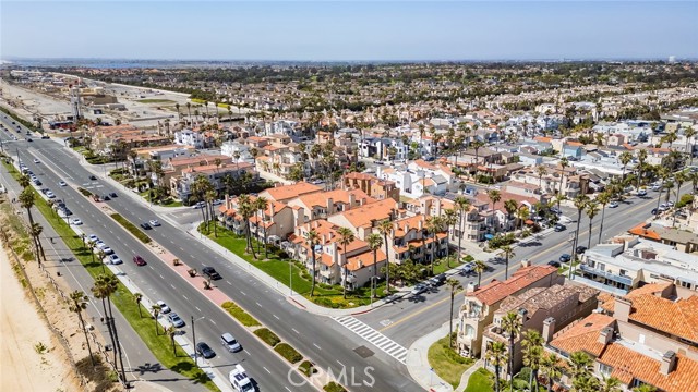 Detail Gallery Image 27 of 47 For 2000 Pacific Coast Hwy #203,  Huntington Beach,  CA 92648 - 1 Beds | 1 Baths