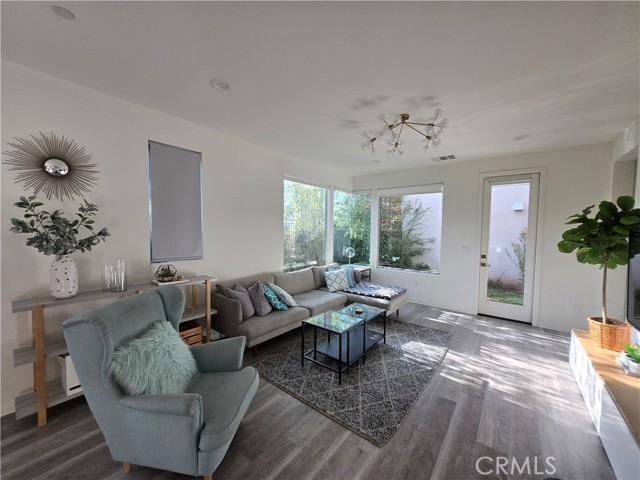 Detail Gallery Image 1 of 21 For 1963 Novus Pl, Costa Mesa,  CA 92627 - 3 Beds | 2/1 Baths