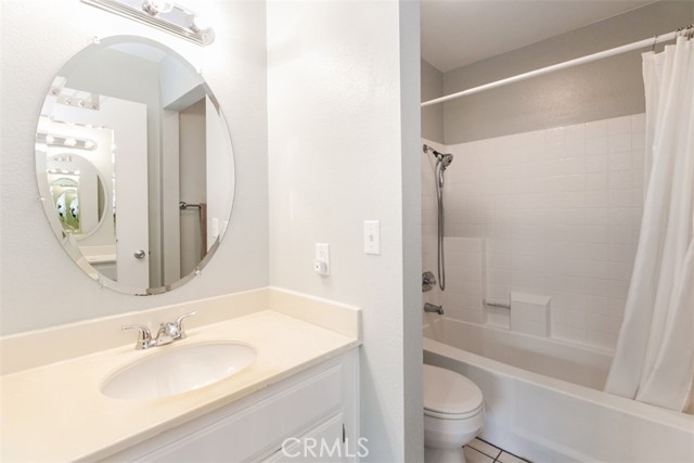 Detail Gallery Image 18 of 24 For 23530 Newhall Ave #5,  Newhall,  CA 91321 - 3 Beds | 2/1 Baths