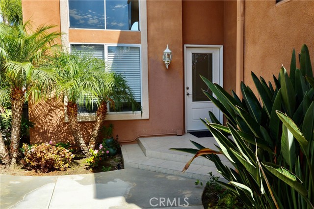 1 Genoa, Laguna Niguel CA: https://media.crmls.org/medias/5727ff3e-8ad6-4f50-82e2-a5ec57cb2488.jpg