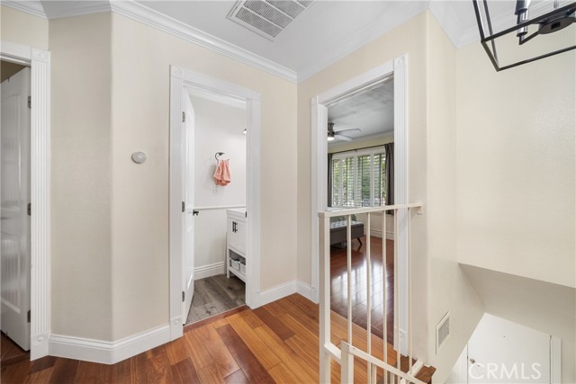 201 W Alton Ave, Santa Ana CA: https://media.crmls.org/medias/57286632-036e-447c-9680-0385d60950c2.jpg