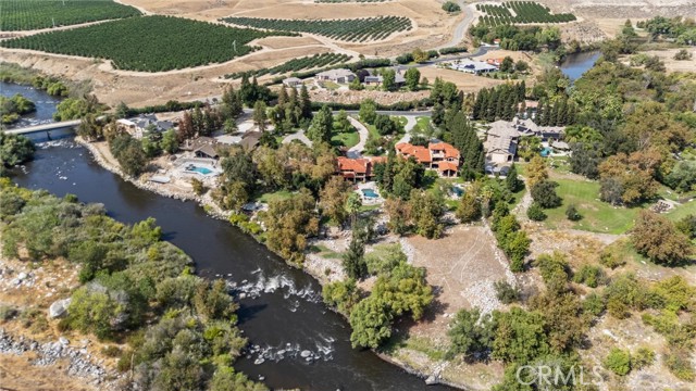 Detail Gallery Image 8 of 75 For 14025 Yokuts, Bakersfield,  CA 93306 - 4 Beds | 5 Baths