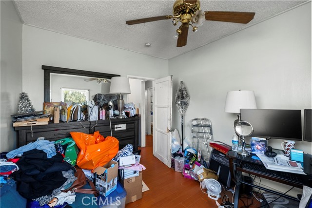 908 W 132nd Street, Compton CA: https://media.crmls.org/medias/5728abff-b7c4-409d-8a68-6122c036d1b8.jpg