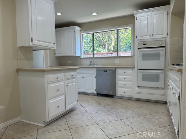 6379 Darby Place, Tarzana CA: https://media.crmls.org/medias/57290cda-33c4-4949-8f71-fb9f840d4c8d.jpg