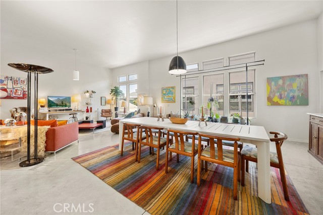 253 N Bush Street, Santa Ana CA: https://media.crmls.org/medias/57298d3f-b3bf-4318-9adf-c8dc0b5c161d.jpg