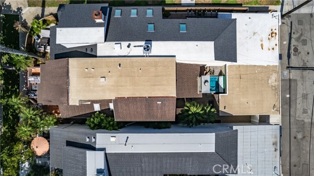626 9th Street, Huntington Beach CA: https://media.crmls.org/medias/5729b187-749e-4847-bbe8-8e5adf6f89e4.jpg