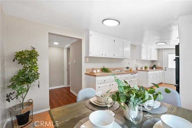 13439 Roselle Avenue, Hawthorne CA: https://media.crmls.org/medias/5729c31f-d96b-41bd-8fb3-1baf76323ff6.jpg