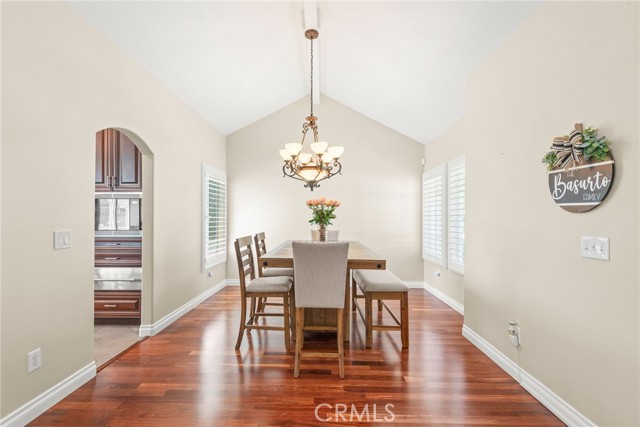 320 Forelock Court, Simi Valley CA: https://media.crmls.org/medias/572b1d66-90d3-4b60-83cf-e6584a0073b8.jpg