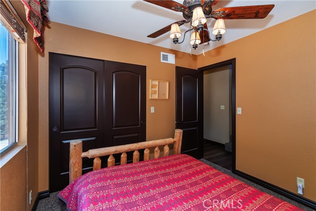 43850 Yosemite Drive, Big Bear Lake, CA 92315