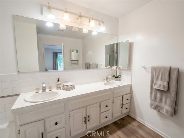 Detail Gallery Image 11 of 19 For 4332 Sunnyslope Ave, Sherman Oaks,  CA 91423 - 4 Beds | 3 Baths