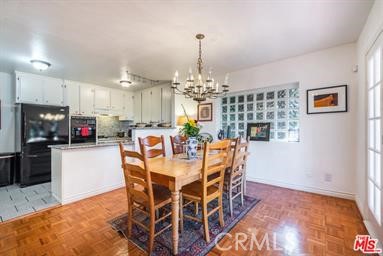 3540 N Knoll Drive, Los Angeles CA: https://media.crmls.org/medias/572b5d2d-65b1-4afd-8fc3-13aafc7c6206.jpg