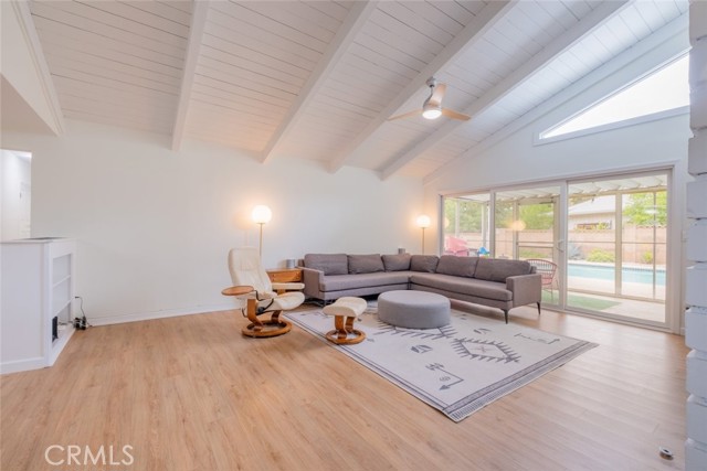 Detail Gallery Image 5 of 32 For 23100 Mulholland Dr, Woodland Hills,  CA 91364 - 4 Beds | 2 Baths