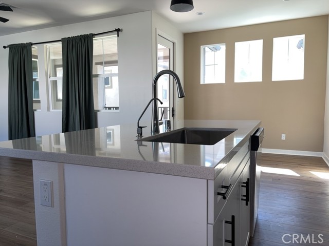 15992 Jaime Lane, Fontana CA: https://media.crmls.org/medias/572c6aad-6afd-490b-acb8-9fa20bf86137.jpg