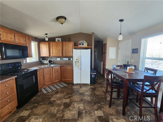 Detail Gallery Image 5 of 35 For 36500 Hwy 95 #H2,  Blythe,  CA 92225 - 3 Beds | 2 Baths