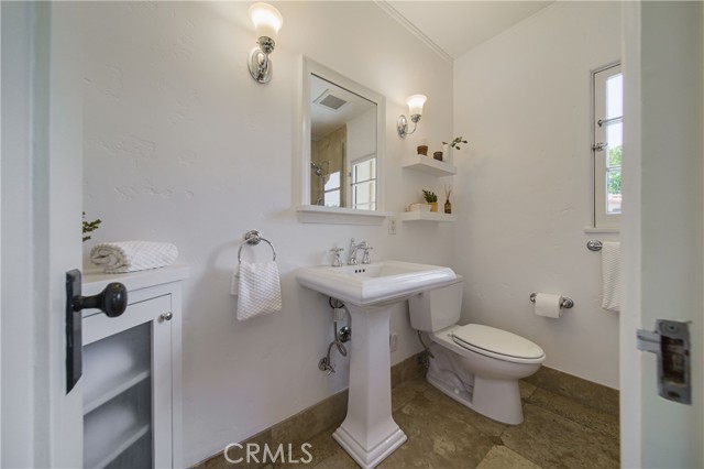 516 E Stocker Street, Glendale CA: https://media.crmls.org/medias/572d3002-1fd1-4aad-89ff-e5c3879084b6.jpg