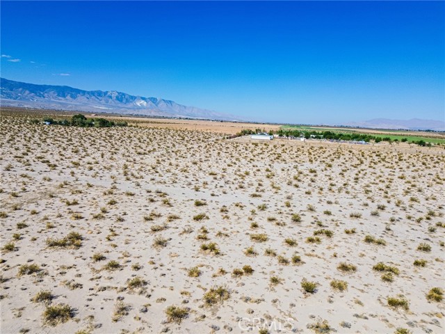 37898 Old Woman Springs Road, Lucerne Valley CA: https://media.crmls.org/medias/572db76f-f2d2-416c-9b8b-f88bf51fc60c.jpg