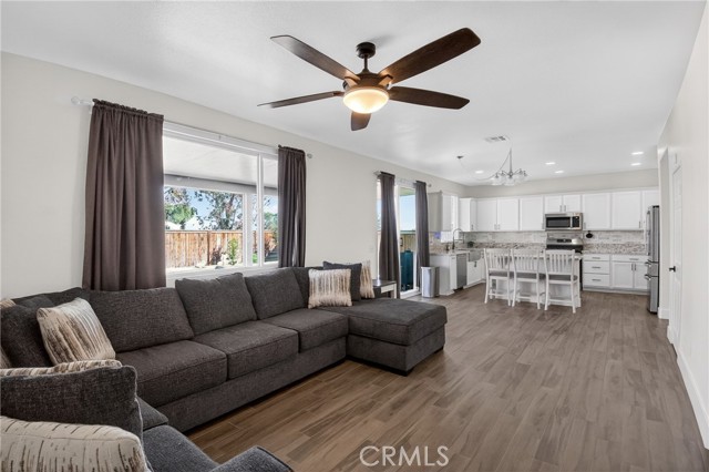 Detail Gallery Image 12 of 31 For 14016 Katelyn St, Hesperia,  CA 92345 - 6 Beds | 3 Baths