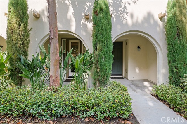 38 Stepping Stone, Irvine CA: https://media.crmls.org/medias/572ff351-6142-4c58-aae2-d77a7216f700.jpg