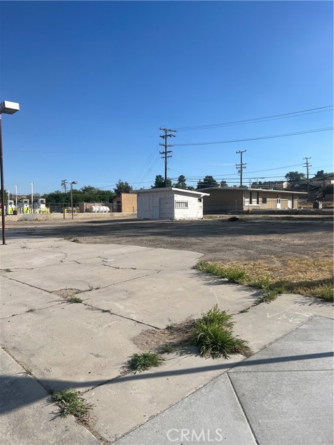 Detail Gallery Image 3 of 8 For 16617 D St, Victorville,  CA 92395 - – Beds | – Baths