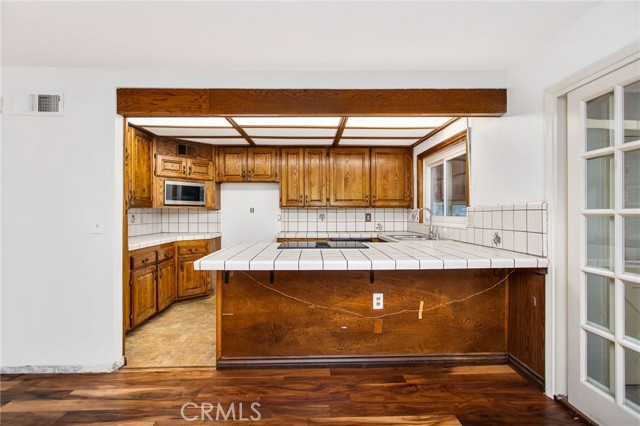 645 S Archer Street, Anaheim CA: https://media.crmls.org/medias/57313f5e-bfe7-4ff8-af00-1ab54fff5a22.jpg