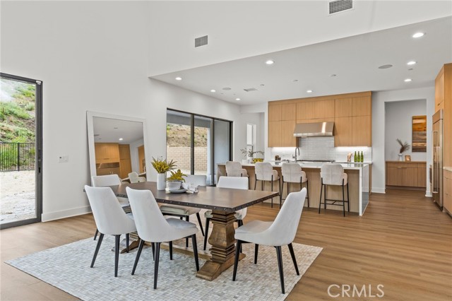 29961 W Corte Temprano, Valencia CA: https://media.crmls.org/medias/5731ae56-5b60-4e72-97ce-9bf4fe67fe57.jpg