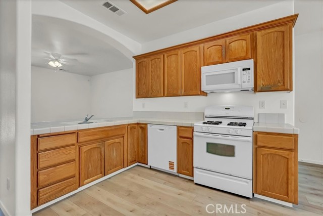 2508 Goldridge Street, Selma CA: https://media.crmls.org/medias/573225ee-ff17-46f1-879b-ea563091d680.jpg