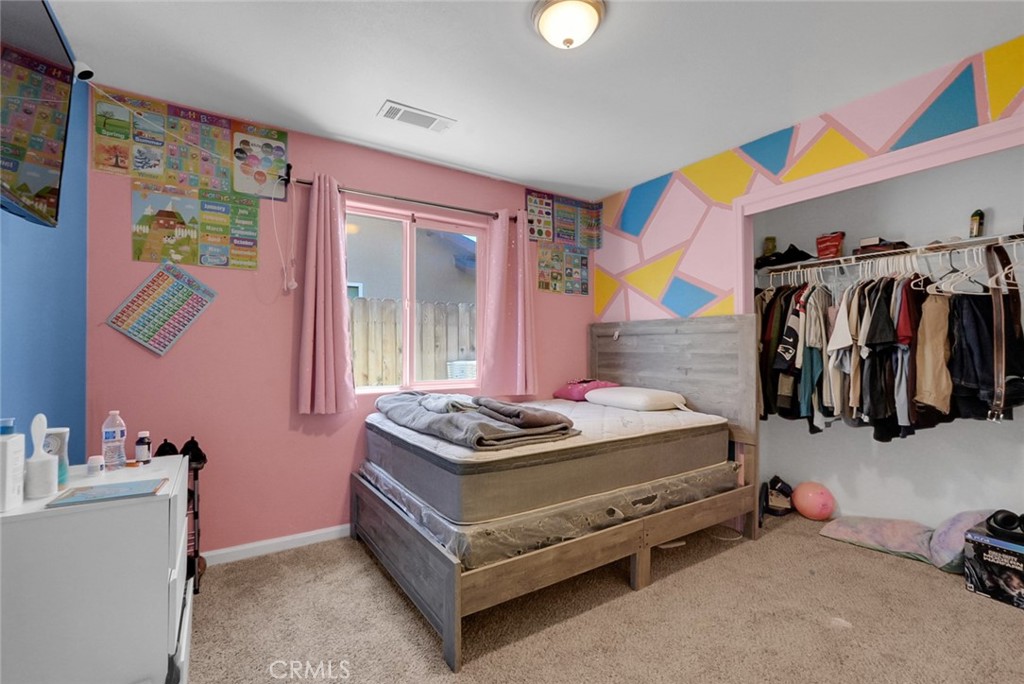 https://media.crmls.org/medias/5732b372-6e65-444f-9301-60c152e94b9d.jpg?preset=X-Large