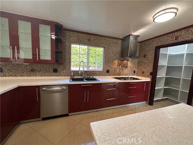 Detail Gallery Image 13 of 56 For 10760 Des Moines Ave, Porter Ranch,  CA 91326 - 3 Beds | 2/1 Baths