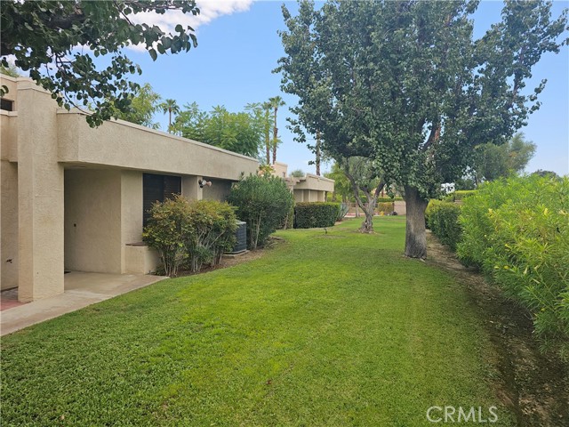 Detail Gallery Image 3 of 10 For 280 via Reneca, Palm Desert,  CA 92260 - 2 Beds | 2 Baths