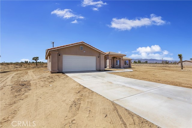 Detail Gallery Image 1 of 28 For 465 Solano Rd, Pinon Hills,  CA 92372 - 4 Beds | 2 Baths