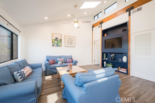 Detail Gallery Image 6 of 64 For 365 Bristol Street, Cambria,  CA 93428 - 3 Beds | 2/1 Baths