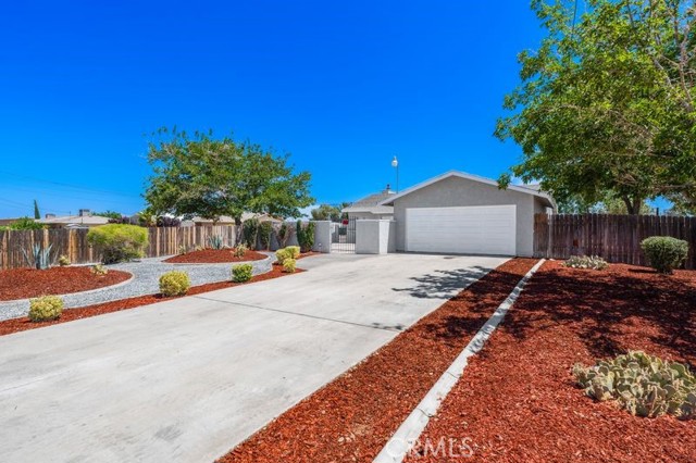 16233 Manzanita Street, Hesperia CA: https://media.crmls.org/medias/5733f111-0f0a-4afd-ac05-c6caecdfd83f.jpg