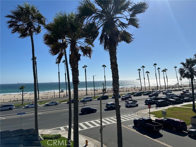 1516 Pacific Coast, Huntington Beach CA: https://media.crmls.org/medias/57342dc2-9978-42ca-a572-cb7e5d43e09c.jpg