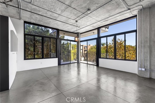 Detail Gallery Image 20 of 41 For 835 Locust Ave #322,  Long Beach,  CA 90813 - 1 Beds | 1 Baths