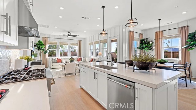 Detail Gallery Image 3 of 33 For 655 Furrow Rd, Rancho Mission Viejo,  CA 92694 - 2 Beds | 3 Baths