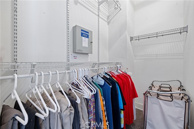919 E Santa Ana Boulevard, Santa Ana CA: https://media.crmls.org/medias/5735e3f9-8190-42ed-a3bb-7212dd3e4be2.jpg
