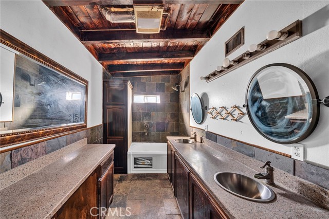 Image 25 of 73 For 31516 Clay River Road