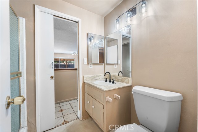 9946 Ruffner Avenue, North Hills CA: https://media.crmls.org/medias/5736c343-9211-4a3c-94ee-abf3f772b295.jpg