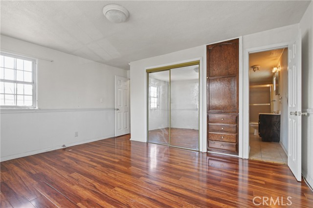 1419 S Redondo Boulevard, Los Angeles CA: https://media.crmls.org/medias/5737cd9a-a4ff-41a1-8c2f-5d8dee348173.jpg