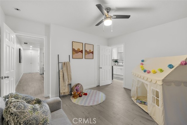 7228 Jamieson Avenue, Reseda CA: https://media.crmls.org/medias/5737fb7a-b07c-42cc-91d9-7160bbbf24aa.jpg