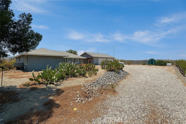 Detail Gallery Image 6 of 13 For 13384 Sheep Creek Rd, Phelan,  CA 92371 - 3 Beds | 2 Baths