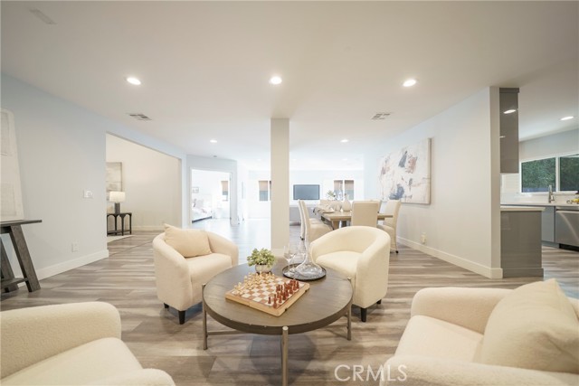 Detail Gallery Image 24 of 57 For 22046 Kinzie St, Chatsworth,  CA 91311 - 3 Beds | 3 Baths