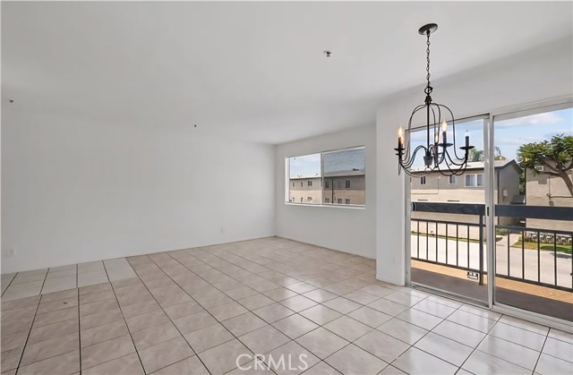 9014 Burnet Avenue, North Hills CA: https://media.crmls.org/medias/5738518a-9b0a-432d-a41a-cbef9cb7d917.jpg
